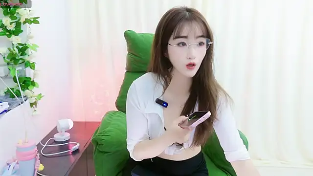 Snapshot of JJ8521 chatting on 07-07-26, 01:47 JJ8521 online show from 07-07-26, 01:47