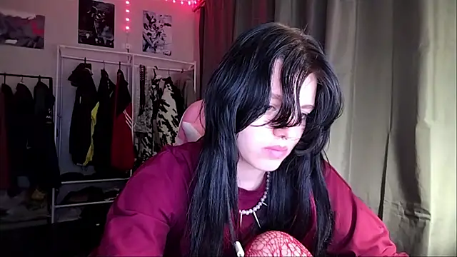 VeIvetLure online show from 05-18-26, 04:23