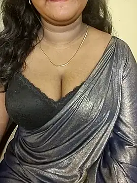 Snapshot of Sravani_cutee_ chatting on 06-01-26, 06:29 Sravani cutee online show from 06-01-26, 06:29