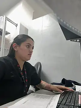 Snapshot of marianm29-1 chatting on 06-03-26, 02:44 marianm29-1 online show from 06-03-26, 02:44