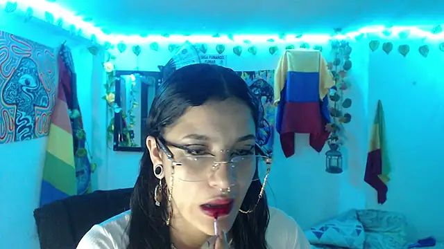 Snapshot of bastethott chatting on 05-07-26, 08:17 bastethott online show from 05-07-26, 08:17