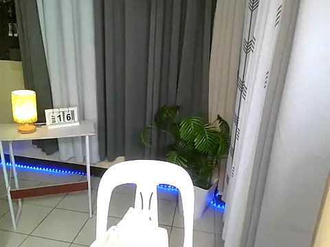 Snapshot of Ashtonfuckingboi chatting on 05-15-26, 03:21 Ashtonfuckingboi online show from 05-15-26, 03:21
