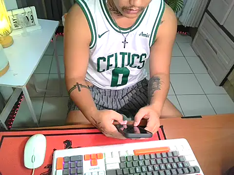 Snapshot of Ashtonfuckingboi chatting on 05-10-26, 10:11 Ashtonfuckingboi online show from 05-10-26, 10:11