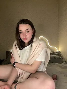 Vyxia online show from 05-17-26, 10:10