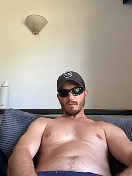 Snapshot of Oliverhnt chatting on 05-26-26, 11:19 Oliverhnt online show from 05-26-26, 11:19