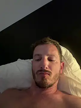 Snapshot of Oliverhnt chatting on 07-10-26, 04:40 Oliverhnt online show from 07-10-26, 04:40