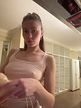 daisycollins online show from 06-10-26, 09:32