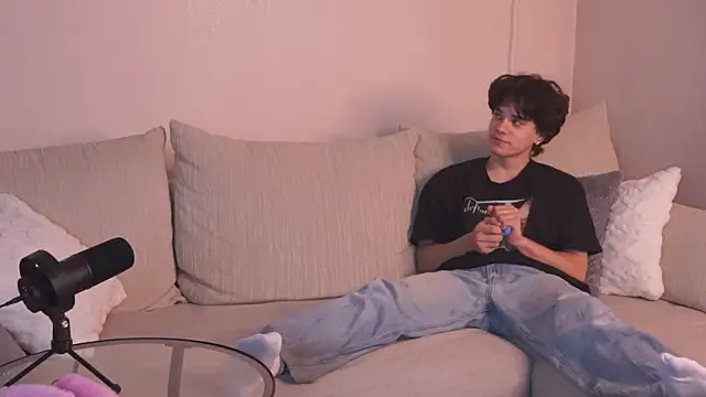 Snapshot of Jess_and_Wayne chatting on 07-06-26, 02:46 Jess and Wayne online show from 07-06-26, 02:46