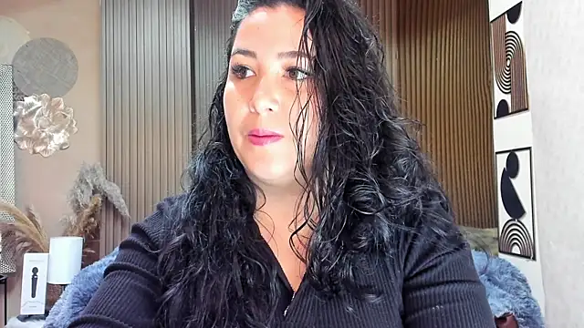 Snapshot of BBWLuxuryMuse chatting on 05-28-26, 11:38 BBWLuxuryMuse online show from 05-28-26, 11:38