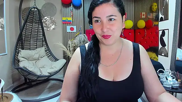 Snapshot of BBWLuxuryMuse chatting on 07-17-26, 11:29 BBWLuxuryMuse online show from 07-17-26, 11:29