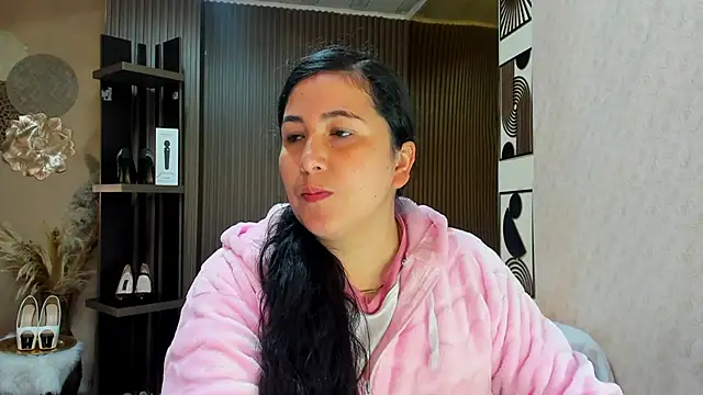 Snapshot of BBWLuxuryMuse chatting on 05-12-26, 11:38 BBWLuxuryMuse online show from 05-12-26, 11:38
