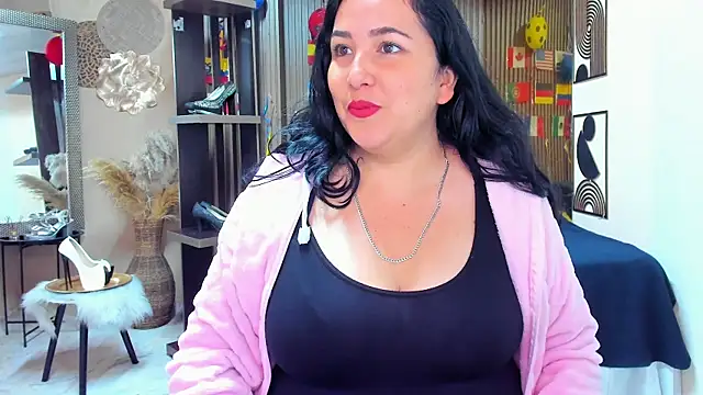 Snapshot of BBWLuxuryMuse chatting on 07-15-26, 11:50 BBWLuxuryMuse online show from 07-15-26, 11:50