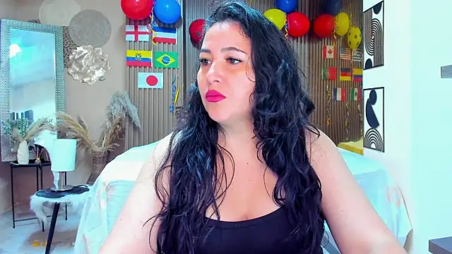 Snapshot of BBWLuxuryMuse chatting on 06-16-26, 11:54 BBWLuxuryMuse online show from 06-16-26, 11:54