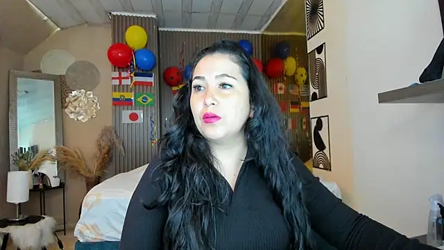 Snapshot of BBWLuxuryMuse chatting on 06-17-26, 11:42 BBWLuxuryMuse online show from 06-17-26, 11:42