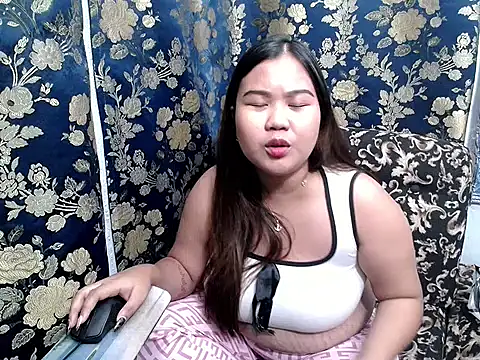 Snapshot of hotchickgirl chatting on 05-11-26, 02:45 hotchickgirl online show from 05-11-26, 02:45
