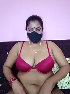 Snapshot of Polly-bhabi chatting on 05-24-26, 10:31 Polly-bhabi online show from 05-24-26, 10:31