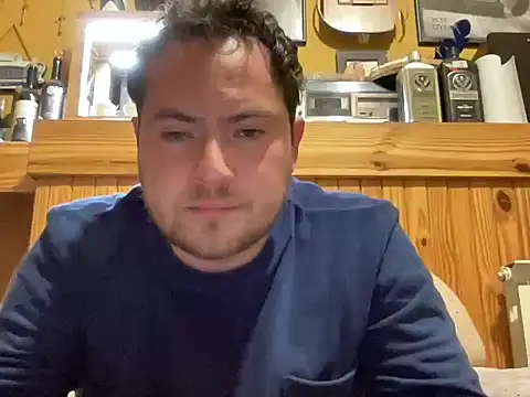 Snapshot of alecsgzz chatting on 05-05-26, 01:52 alecsgzz online show from 05-05-26, 01:52