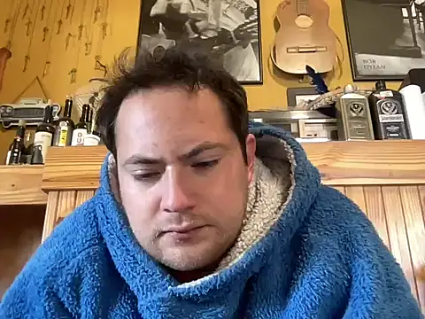 Snapshot of alecsgzz chatting on 05-17-26, 01:55 alecsgzz online show from 05-17-26, 01:55