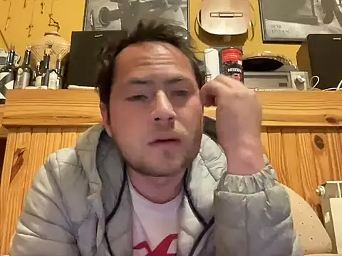 Snapshot of alecsgzz chatting on 07-01-26, 11:49 alecsgzz online show from 07-01-26, 11:49