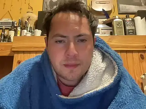 Snapshot of alecsgzz chatting on 05-19-26, 04:41 alecsgzz online show from 05-19-26, 04:41