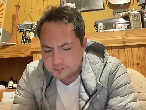 Snapshot of alecsgzz chatting on 05-14-26, 03:14 alecsgzz online show from 05-14-26, 03:14