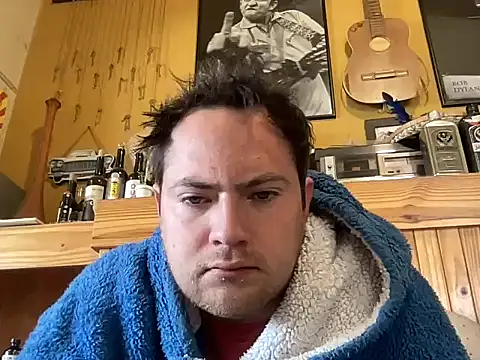 Snapshot of alecsgzz chatting on 05-18-26, 02:55 alecsgzz online show from 05-18-26, 02:55