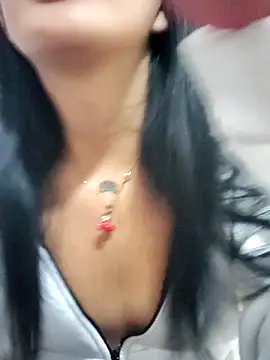 Snapshot of SCARLETVELVET_ chatting on 06-18-26, 02:00 SCARLETVELVET online show from 06-18-26, 02:00