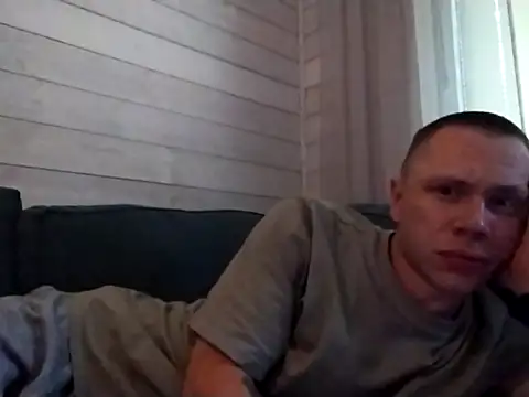 Snapshot of fitboyy_ chatting on 06-25-26, 05:40 fitboyy online show from 06-25-26, 05:40