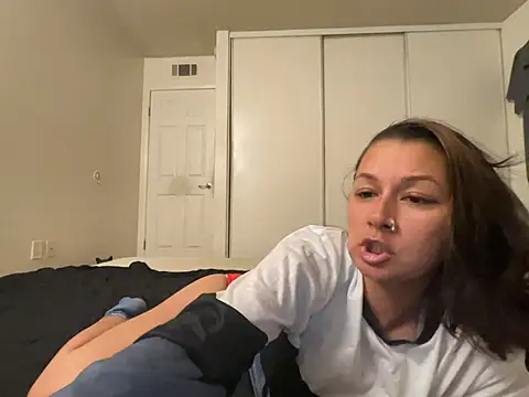 Baybeecakes online show from 06-30-26, 04:12
