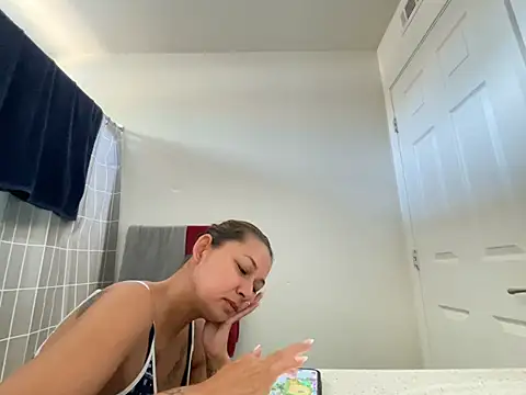 Baybeecakes online show from 06-22-26, 04:37