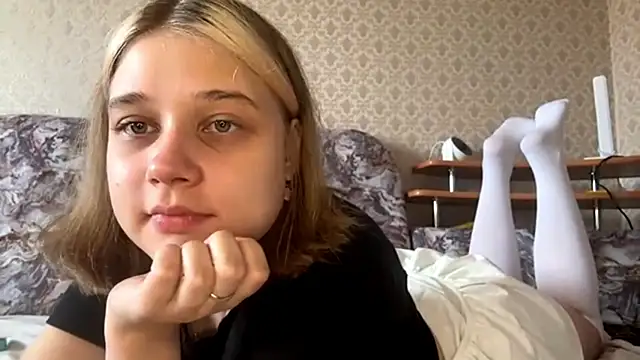 Snapshot of HildeConery chatting on 05-28-26, 07:27 HildeConery online show from 05-28-26, 07:27