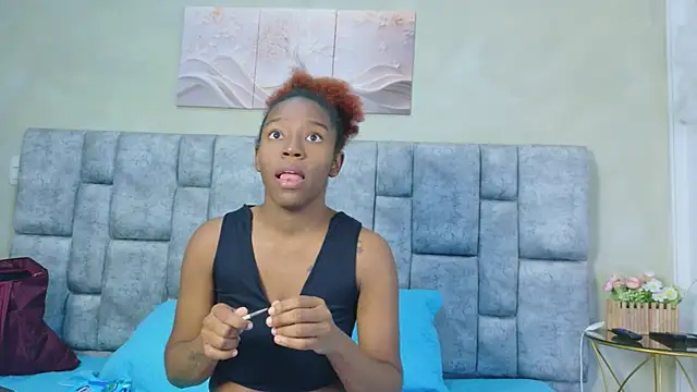 Snapshot of TiffanyEbony_ chatting on 06-10-26, 02:18 TiffanyEbony online show from 06-10-26, 02:18