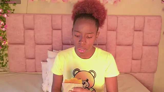 Snapshot of TiffanyEbony_ chatting on 05-12-26, 01:50 TiffanyEbony online show from 05-12-26, 01:50