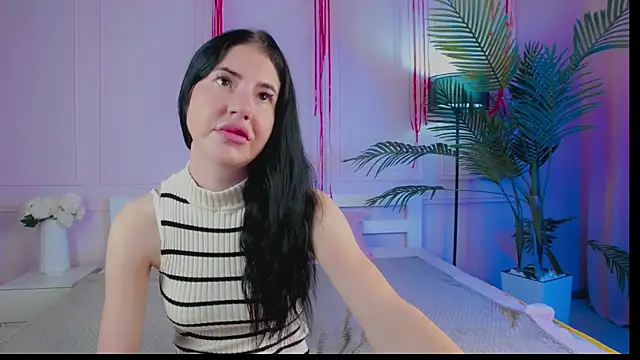 Snapshot of Emily_xoo chatting on 05-27-26, 02:13 Emily xoo online show from 05-27-26, 02:13