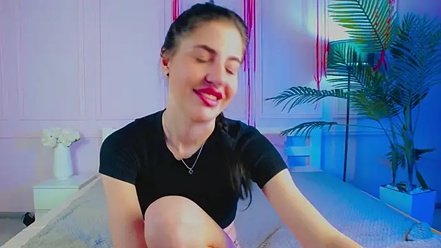 Snapshot of Emily_xoo chatting on 05-21-26, 06:27 Emily xoo online show from 05-21-26, 06:27