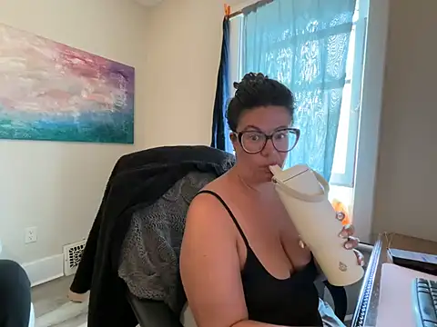 Snapshot of Madamebeton chatting on 06-09-26, 06:20 Madamebeton online show from 06-09-26, 06:20
