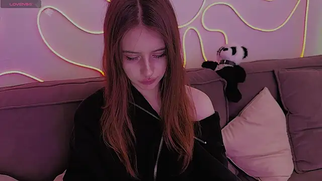 Snapshot of evvaavve chatting on 07-16-26, 05:32 evvaavve online show from 07-16-26, 05:32