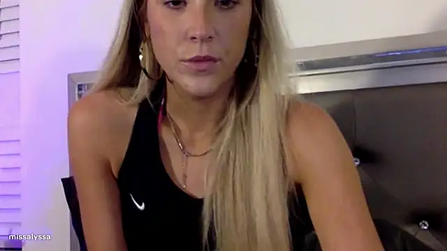 Snapshot of Misss_alyssaaa chatting on 06-18-26, 04:11 Misss alyssaaa online show from 06-18-26, 04:11