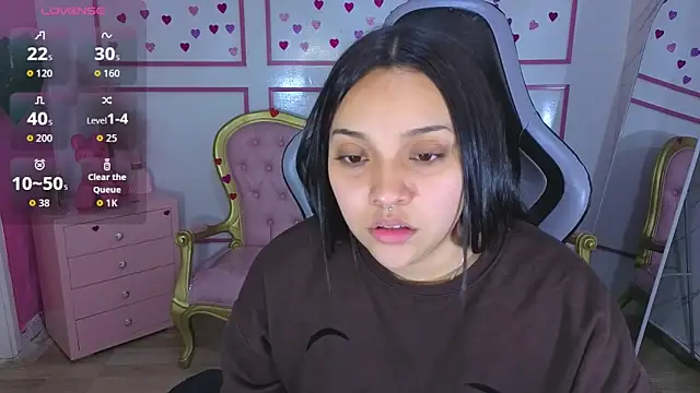 Snapshot of lia_harper_t chatting on 06-06-26, 03:01 lia harper t online show from 06-06-26, 03:01