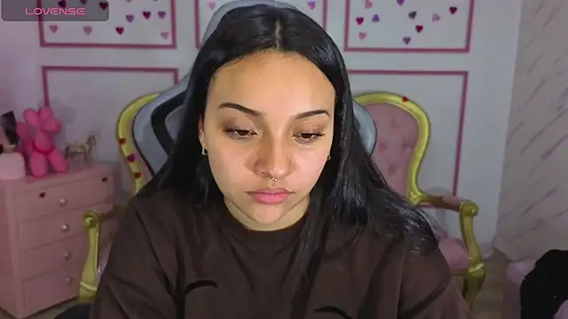 Snapshot of lia_harper_t chatting on 05-26-26, 02:53 lia harper t online show from 05-26-26, 02:53