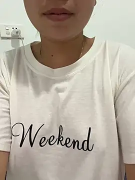 Snapshot of Lindan80 chatting on 05-18-26, 03:06 Lindan80 online show from 05-18-26, 03:06