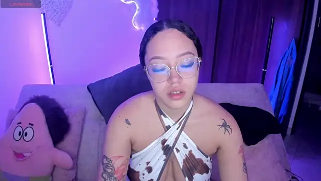 Snapshot of liz_martins1 chatting on 07-01-26, 02:01 liz martins1 online show from 07-01-26, 02:01