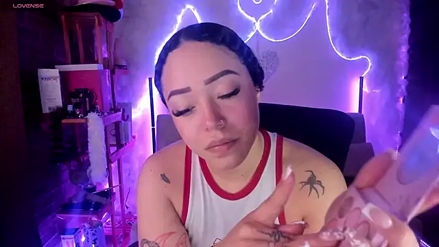 Snapshot of liz_martins1 chatting on 06-09-26, 02:12 liz martins1 online show from 06-09-26, 02:12