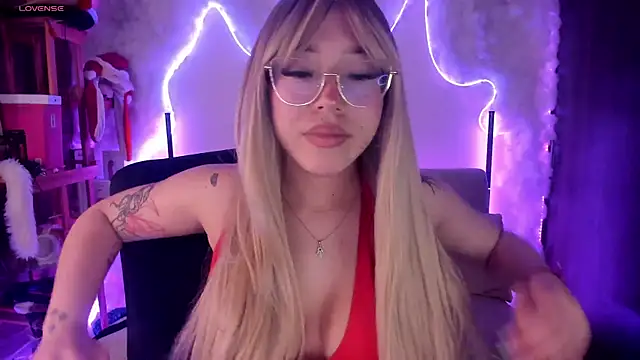 Snapshot of liz_martins1 chatting on 08-06-26, 02:17 liz martins1 online show from 08-06-26, 02:17