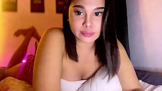 Snapshot of Sassalillyx chatting on 05-26-26, 11:52 Sassalillyx online show from 05-26-26, 11:52