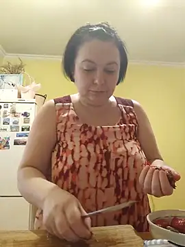 Snapshot of EmmaEmmy40 chatting on 06-11-26, 04:37 EmmaEmmy40 online show from 06-11-26, 04:37