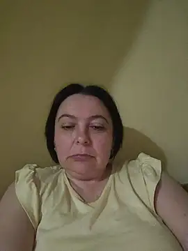 Snapshot of EmmaEmmy40 chatting on 05-12-26, 06:03 EmmaEmmy40 online show from 05-12-26, 06:03