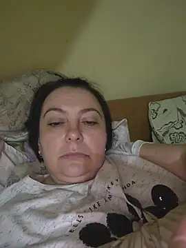 Snapshot of EmmaEmmy40 chatting on 06-04-26, 06:23 EmmaEmmy40 online show from 06-04-26, 06:23