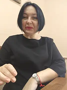 Snapshot of EmmaEmmy40 chatting on 05-25-26, 07:18 EmmaEmmy40 online show from 05-25-26, 07:18
