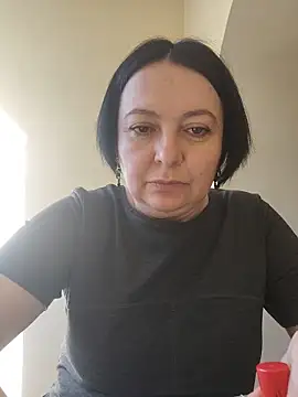 Snapshot of EmmaEmmy40 chatting on 05-29-26, 05:57 EmmaEmmy40 online show from 05-29-26, 05:57